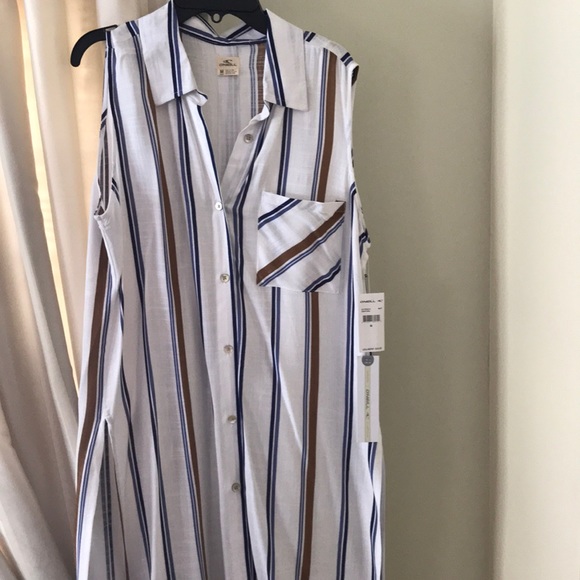 Can be worn as a cover up or with leggings! - Picture 1 of 5